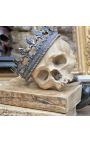 Menschlicher Schädel "Memento Mori" präsentiert auf holzbasis