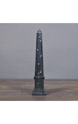 Obelisk med bin i 40 gråa marmorstenar cm storlek M