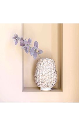 Vase beige cylindrique au décor de coquillages en porcelaine émaillé