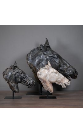 Sculpture &quot;Tête de Cheval de Séléné&quot; noire sur support métallique noir